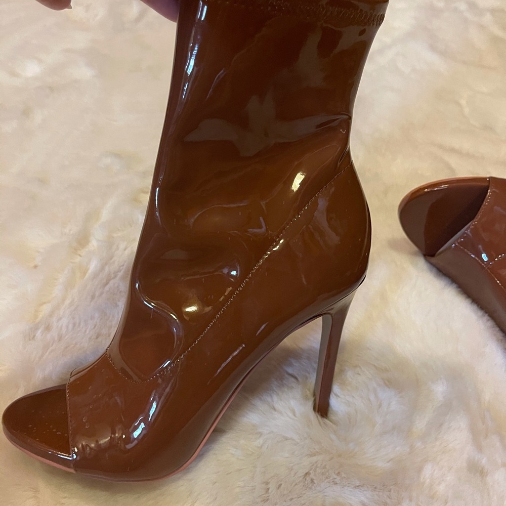 Steve Madden boots size 8 peep toe